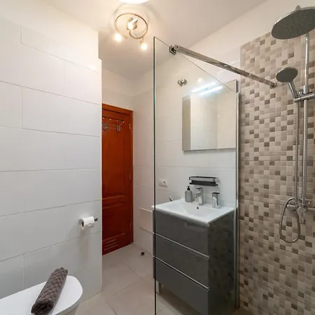 104 - Elise Present By Now Ltd 别墅 *