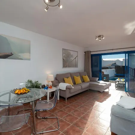 104 - Elise Present By Now Ltd * Playa Blanca