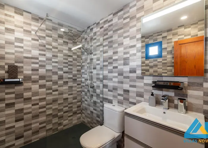 104 - Elise Present By Now Ltd 普拉亚布兰卡